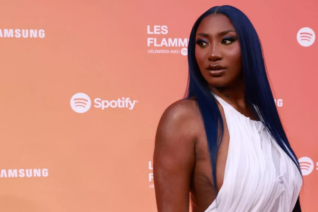 taille poids aya nakamura